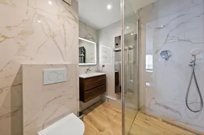 Salle de bains dans l'établissement Regina
