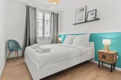 Un ou plusieurs lits dans un hébergement de l'établissement Beautiful and Cozy 3 bedrooms in Antibes