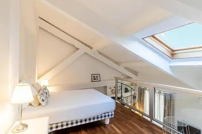 Un ou plusieurs lits dans un hébergement de l'établissement 13 ANDRE2 - Very nice duplex apartment, 100m from La Croisette and beaches