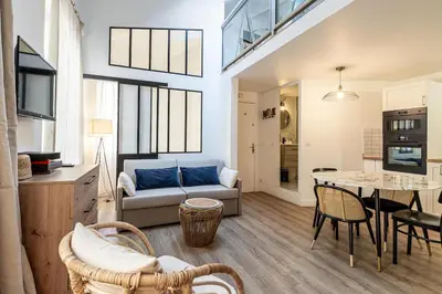 Coin salon dans l'établissement 13 ANDRE2 - Very nice duplex apartment, 100m from La Croisette and beaches
