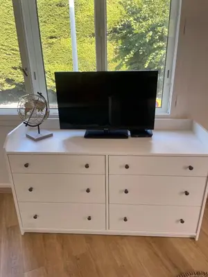 Télévision ou salle de divertissement dans l'établissement Face à la mer et à 2 pas des plages Juan les Pins 'Tout à pied'