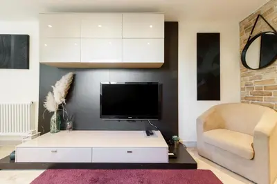 Télévision ou salle de divertissement dans l'établissement Upstays Quiet 56m² House Cannes