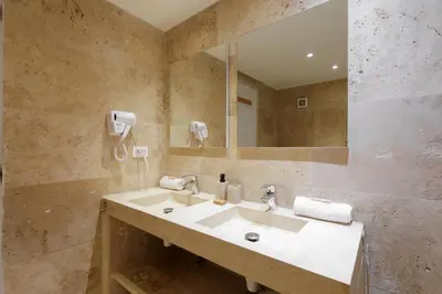 Salle de bains dans l'établissement Upstays Quiet 56m² House Cannes