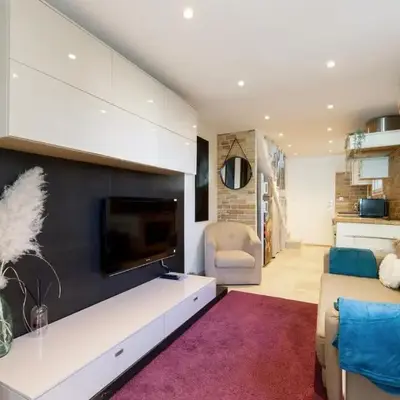 Upstays Quiet 56m² House Cannes
