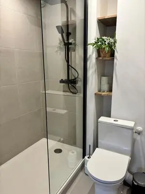 Salle de bains dans l'établissement Élégant T2 à 100m de la plage - Proche Aéroport