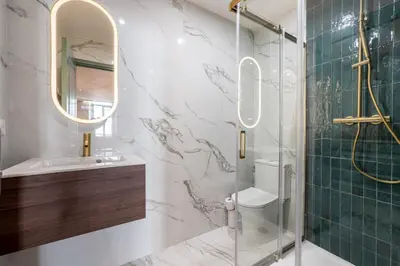 Salle de bains dans l'établissement Bel appartement centre Cannes 1min de la Croisette