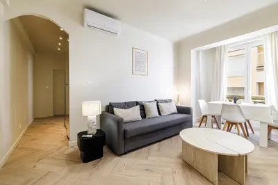 Coin salon dans l'établissement Cannes banana apartment