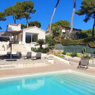 Villa vue mer à Antibes classée 4 étoiles-Piscine chauffée