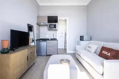 Cuisine ou kitchenette dans l'établissement Coquette studette, aperçu mer, à 400m des plages