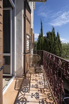 Balcon ou terrasse dans l'établissement Coquette studette, aperçu mer, à 400m des plages
