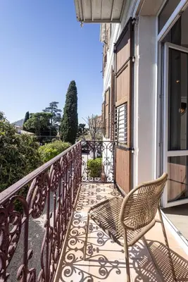 Balcon ou terrasse dans l'établissement Coquette studette, aperçu mer, à 400m des plages