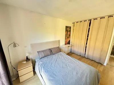 Un ou plusieurs lits dans un hébergement de l'établissement Holiday Sun Villa