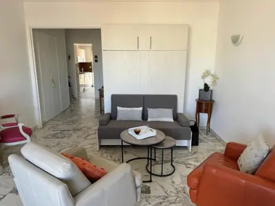 Coin salon dans l'établissement Cozy one bedroom apartment with balcony and parking