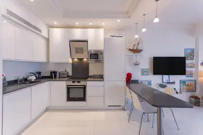 Cuisine ou kitchenette dans l'établissement Palais Des Iles 2 by Halldis