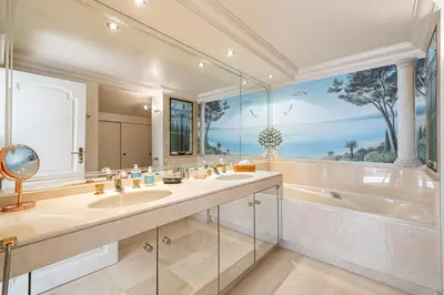 Salle de bains dans l'établissement REF 823 - Cannes Center - Duplex apartment for rent