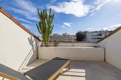 Balcon ou terrasse dans l'établissement REF 823 - Cannes Center - Duplex apartment for rent