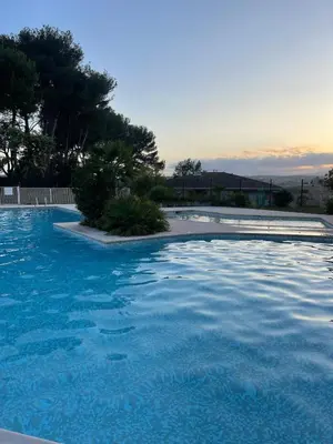 Piscine de l'établissement Peaceful new Apartment in heart of French Riviera with Mountain and Pool view ou située à proximité