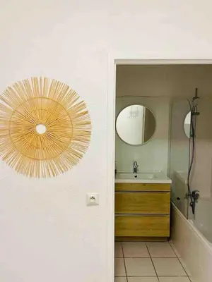 Salle de bains dans l'établissement Charming apartment 100m from the beach