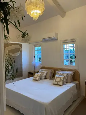 Un ou plusieurs lits dans un hébergement de l'établissement Villa cap d 'Antibes Salis Beach 30 meters
