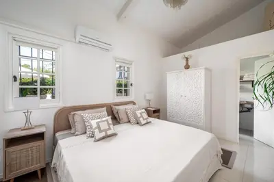 Un ou plusieurs lits dans un hébergement de l'établissement Villa cap d 'Antibes Salis Beach 30 meters