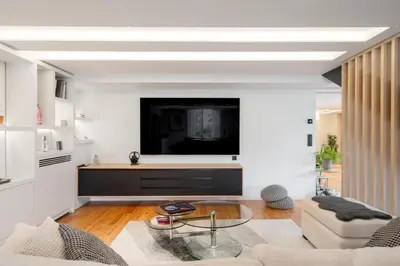 Télévision ou salle de divertissement dans l'établissement REF 1985 - Cannes - Duplex for rent