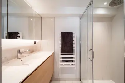 Salle de bains dans l'établissement REF 1985 - Cannes - Duplex for rent