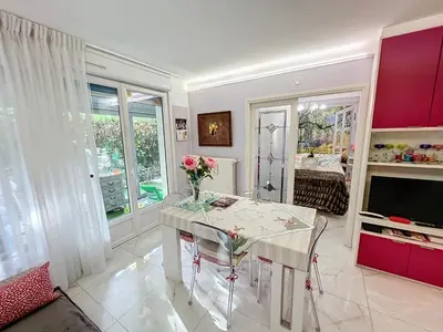 Coin salon dans l'établissement Cosy 1 bedroom Republique 236