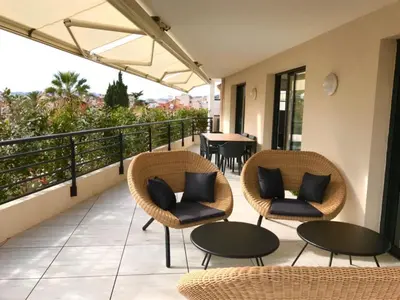 Balcon ou terrasse dans l'établissement superbe 3 chambres proche palais et croisette dag13