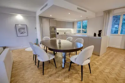 Cuisine ou kitchenette dans l'établissement Villa Magnolia Apartment Cannes Film Festival Private Pool