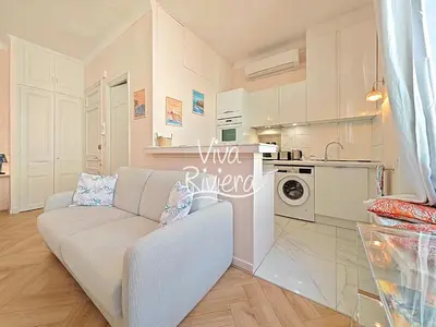 Cuisine ou kitchenette dans l'établissement Viva Riviera 5 Rue Florian