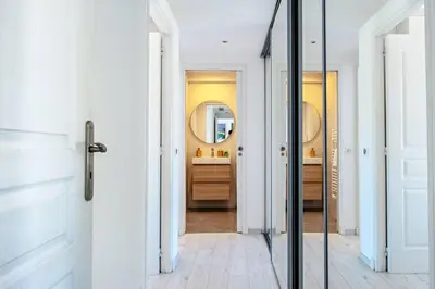 Salle de bains dans l'établissement MILADY-Perle neuve, wifi, climatisée, Centre d'Antibes au calme