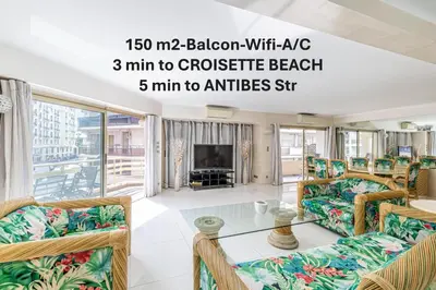 Télévision ou salle de divertissement dans l'établissement Spacieux 3 chambres BALCON, MARTINEZ -CARLTON A3B130