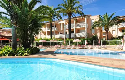 Piscine de l'établissement Appartement avec Vue Cap d'Antibes ou située à proximité