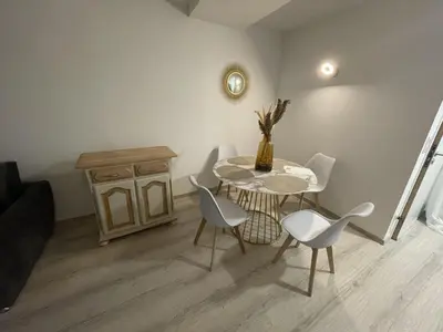 Coin salon dans l'établissement Spacieux studio - Vieil Antibes