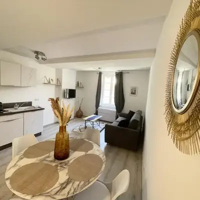 Spacieux studio - Vieil Antibes