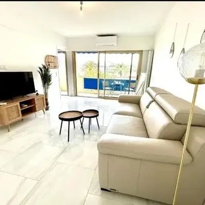 Studio moderne à Juan les Pins - 30 m² avec balcon