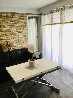 Coin salon dans l'établissement Elegant F2 with all comforts in center of Cannes