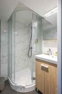 Salle de bains dans l'établissement Cannes Sun, appart'hôtels