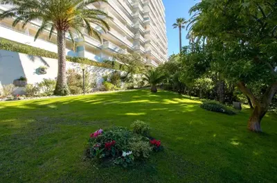 Jardin de l'établissement L'Alexandra - 4 pers - Parking - Aperçu mer