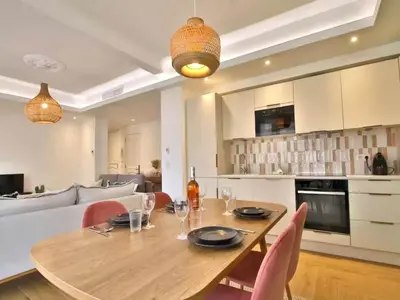 Cuisine ou kitchenette dans l'établissement Apartment in Antibes near Sandy Beaches