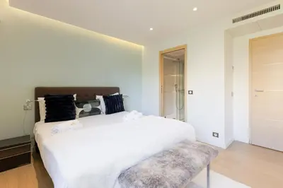 Un ou plusieurs lits dans un hébergement de l'établissement Immogroom Luxury 1 bedAppartment AC Terrace
