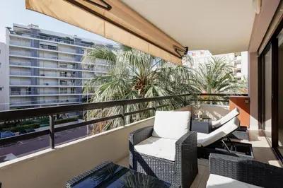Balcon ou terrasse dans l'établissement Immogroom Luxury 1 bedAppartment AC Terrace