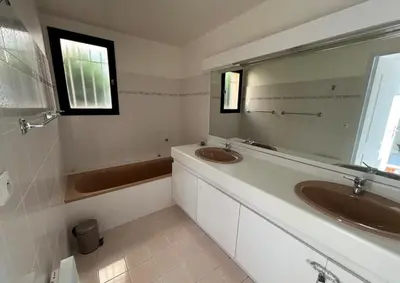 Salle de bains dans l'établissement Appartement Hauts de Vaugrenier