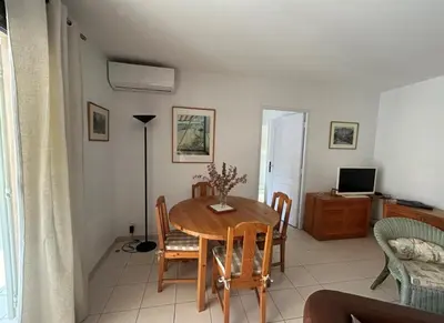 Télévision ou salle de divertissement dans l'établissement Appartement Hauts de Vaugrenier