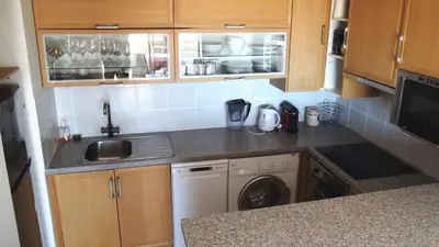 Cuisine ou kitchenette dans l'établissement Award Winning with pool and sea views