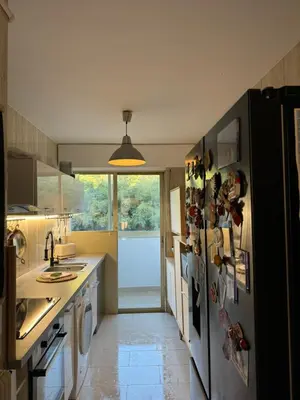 Cuisine ou kitchenette dans l'établissement Chic 2 bedroom with Huge Terrace and Pool Cannes