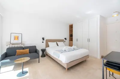 Un ou plusieurs lits dans un hébergement de l'établissement Studio with Terrace 2 Minutes from La Croisette