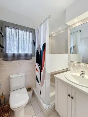 Salle de bains dans l'établissement L'Illette