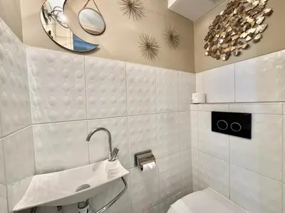 Salle de bains dans l'établissement 1-bedroom apartment with balcony and sea view on La Croisette