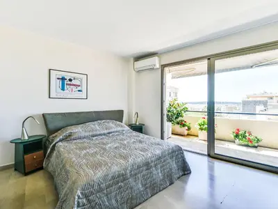 Un ou plusieurs lits dans un hébergement de l'établissement Apartment Le Katia-2 by Interhome